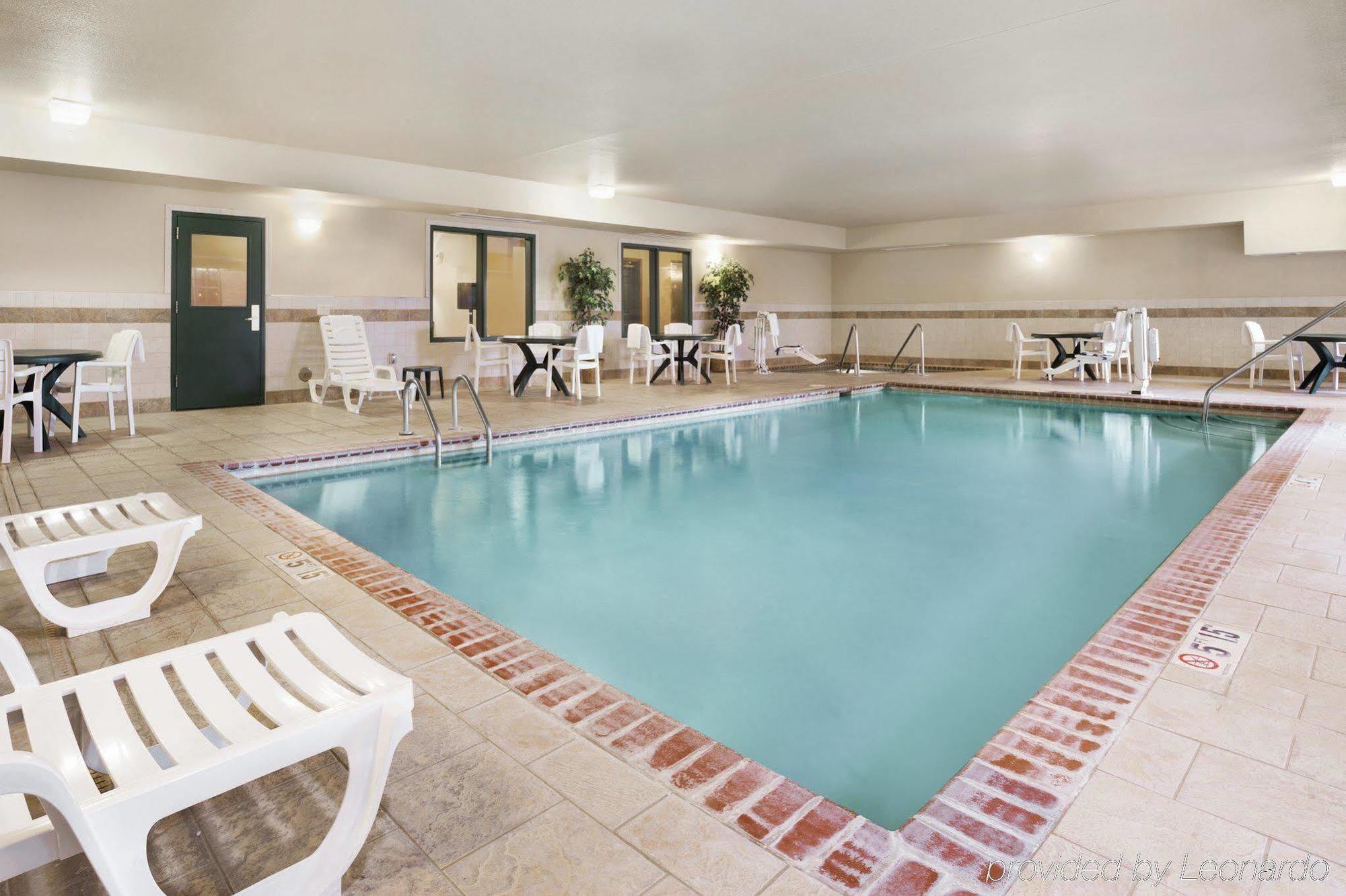 Country Inn & Suites By Radisson, Northwood, Ia Exterior photo